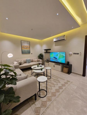 LP50-2 - Luxury apartment with private terrace at Al Yasmin